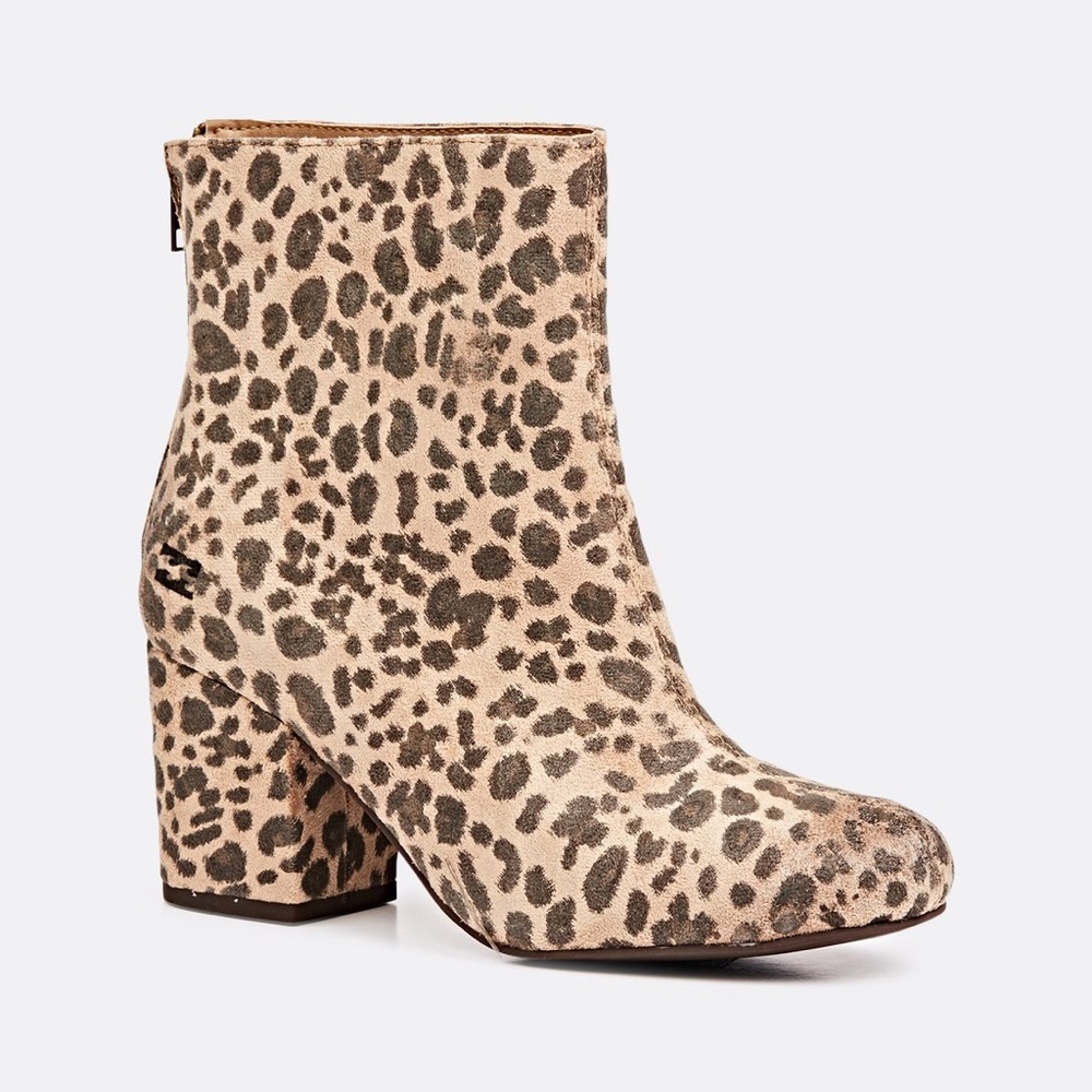 NEW Billabong ‘Luna’ Bootie in Cheetah/Leopard Print | 10